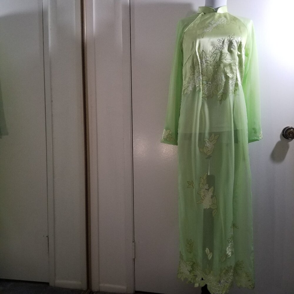 Asian style long shirt dress in green with matching pants